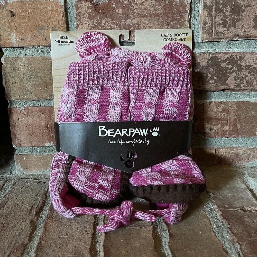 NWT Bearpaw Cap & Bootie Combo Set